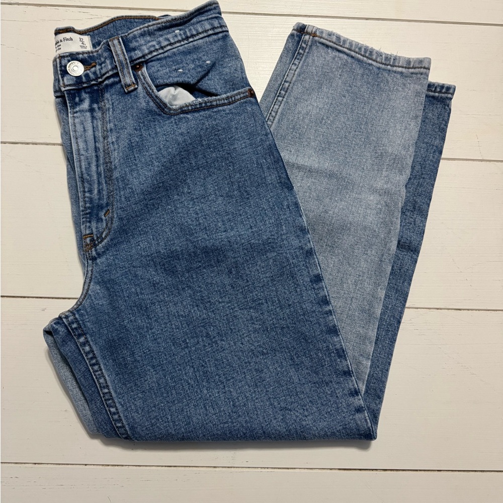 Abercrombie & Fitch The Mom Jeans
